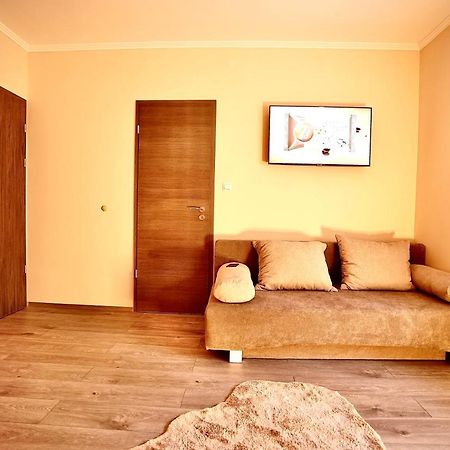 Bacchus Pub Es Panzio Bed & Breakfast Dunaharaszti Exterior photo