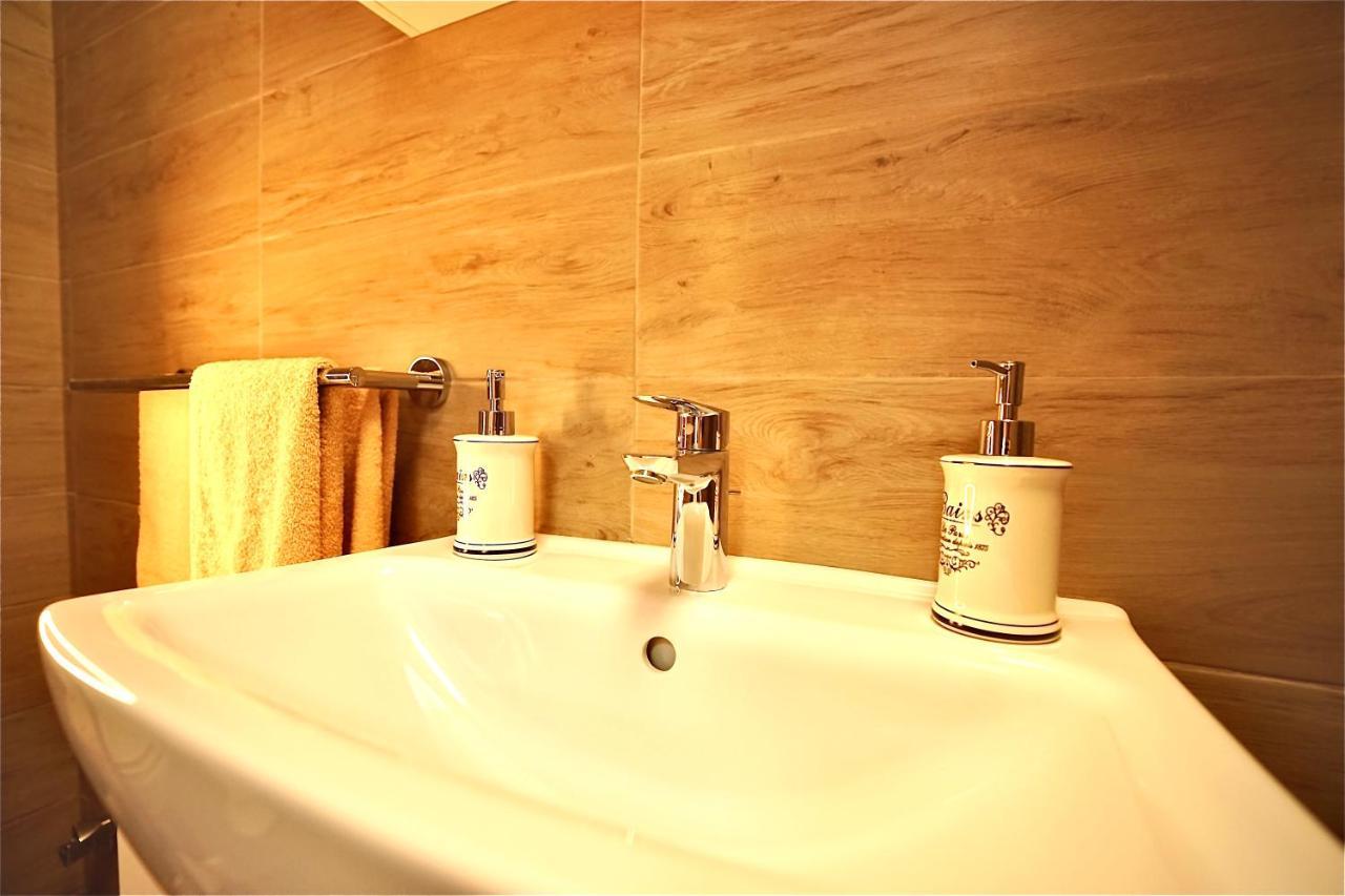 Bacchus Pub Es Panzio Bed & Breakfast Dunaharaszti Exterior photo